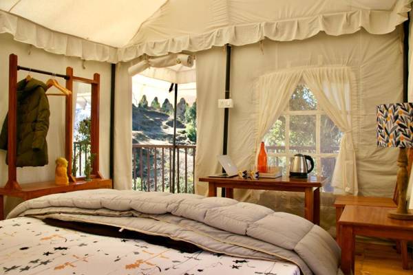 Moksham Himalayan Campsite Pangot