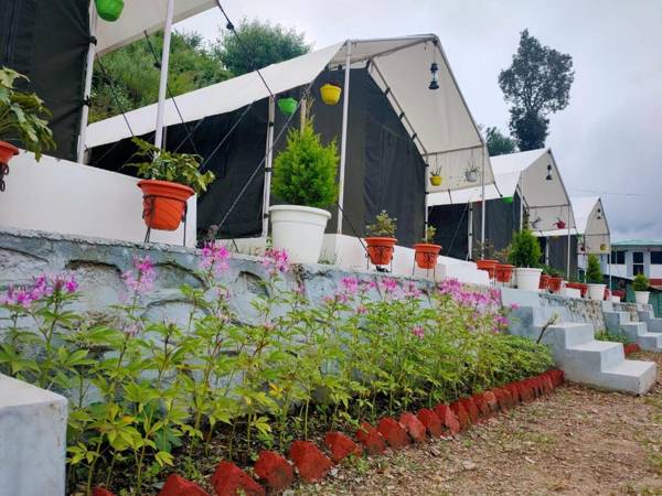 Huts and Hats Resorts