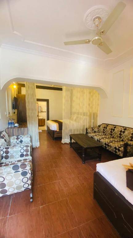 Foxoso Hotel Mall Road