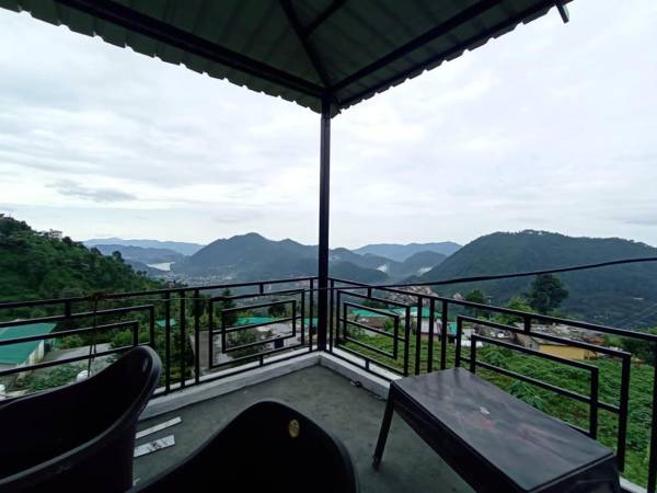 OYO HOME 90469 Sadhana Holiday Home