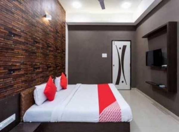 Capital O 90510 The Blueship