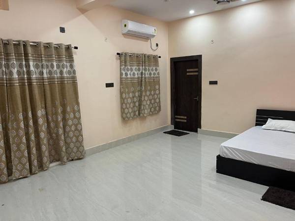 Hotel Krishna Paradise