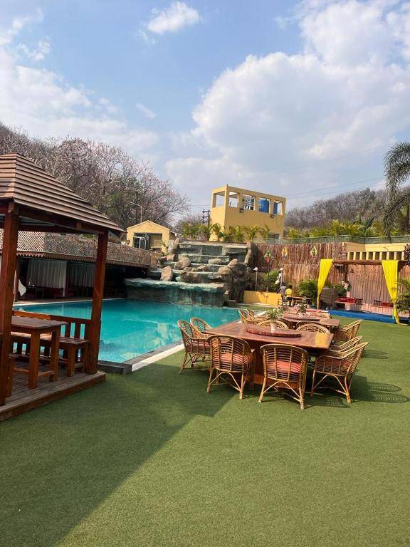 The Emerald Resort 