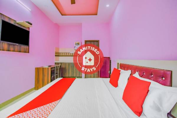 OYO 77497Hotel white House