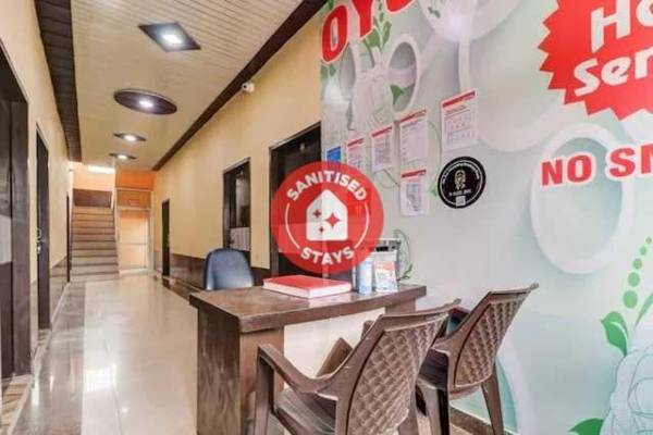 OYO 89290 Artez Classic Inn