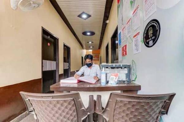 OYO 89290 Artez Classic Inn