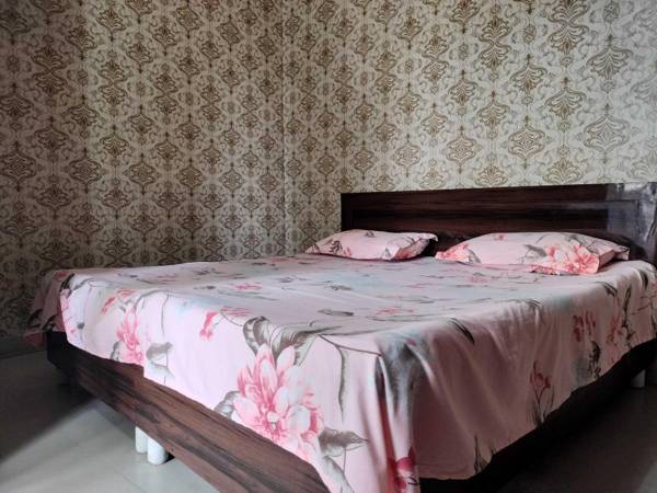 OYO 92004 Rajeev P.G & Guest house