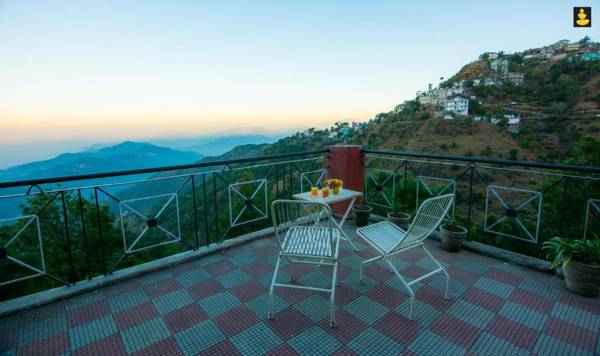 LivingStone 2BHK Cozy Homestay in Kasauli Hills
