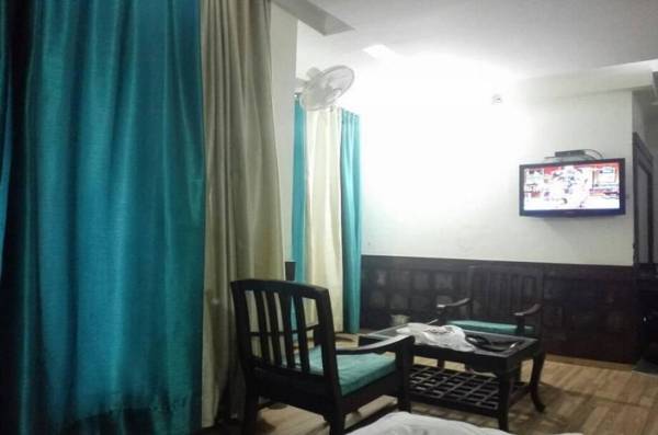 Chandermukhi Resorts