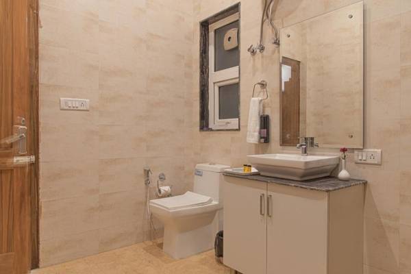 Lake View Kasauli Cottage