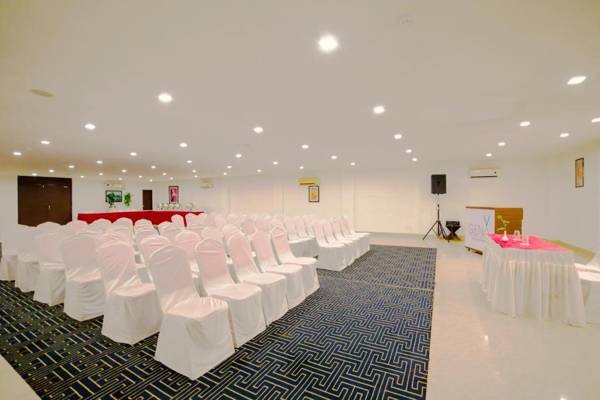 Hotel Clarks Collection Bhavnagar