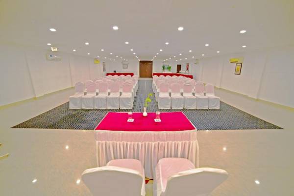 Hotel Clarks Collection Bhavnagar