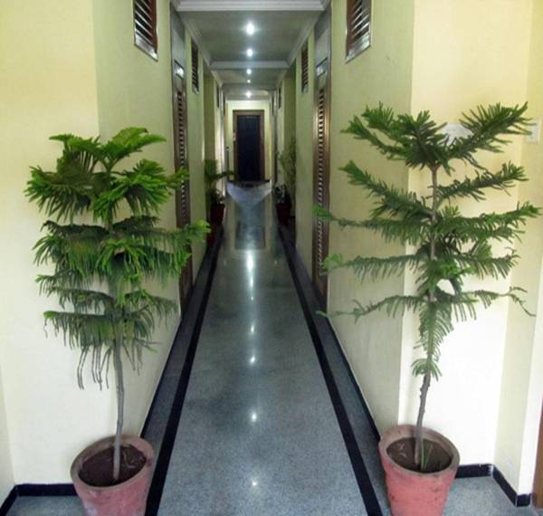 Hotel Krishna (by Royal Hospitalities)