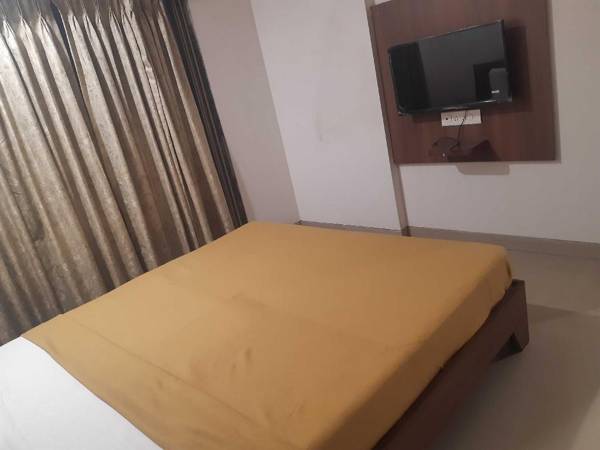 POP 91605 Hotel Residency