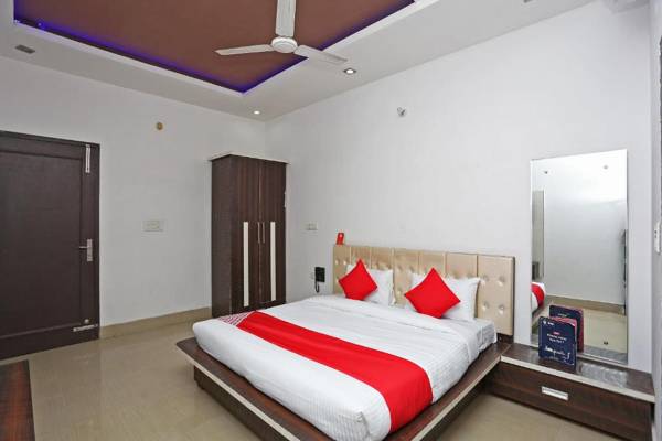 OYO 28227 Hotel Abhinandan