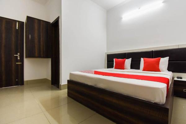 OYO 62051 Hotel Bhardwaj