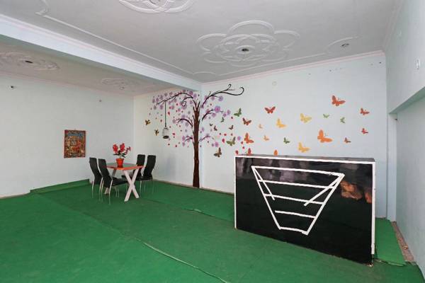 SPOT ON 31021 Hotel Prayag Raj