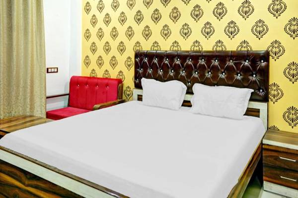 OYO 85697 Hotel Atharv Palace