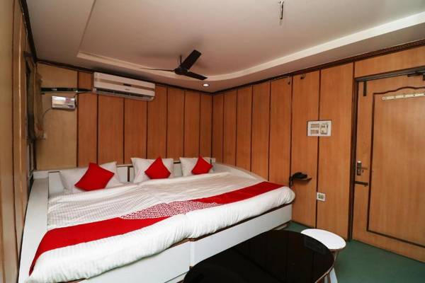 OYO Flagship 30893 Hotel Bob's