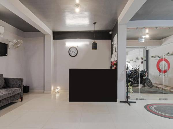 OYO Townhouse 404 Vidya Vihar