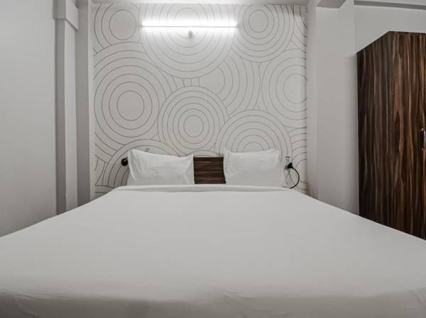 OYO Townhouse 404 Vidya Vihar