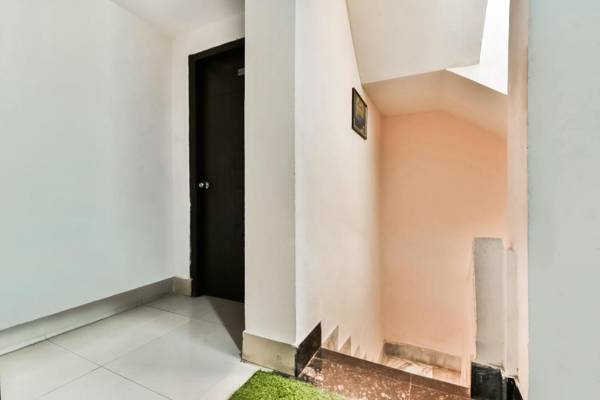 OYO Flagship 83656 B N B Inn