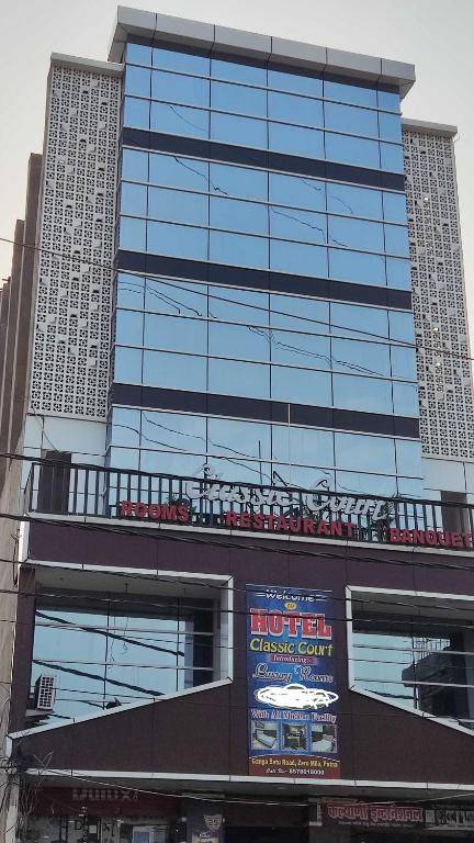 OYO 89892 Classic Court