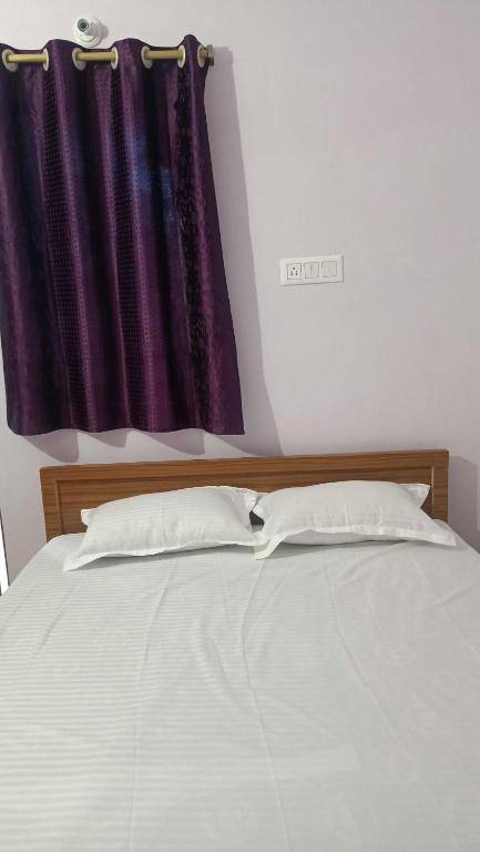 OYO HOME 91438 Hotel Happy Inn