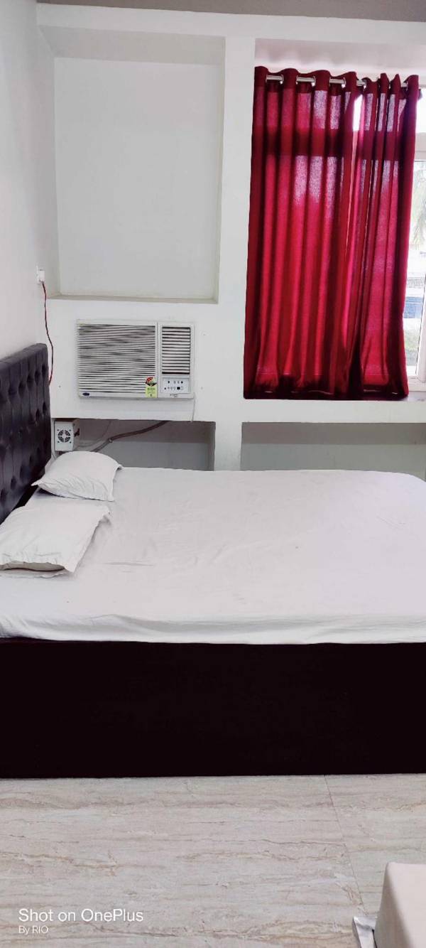 POP 92372 Dada Pota Banquet Hall