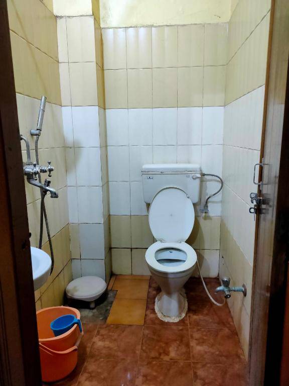 Priti Guest House By WB Inn