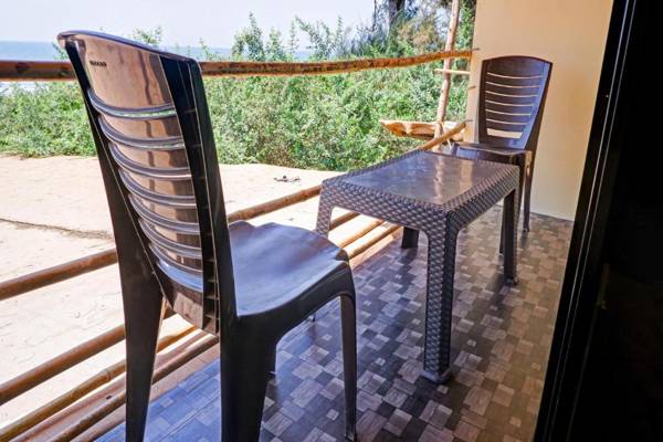 OYO 87066 Smiley Beach Cottages