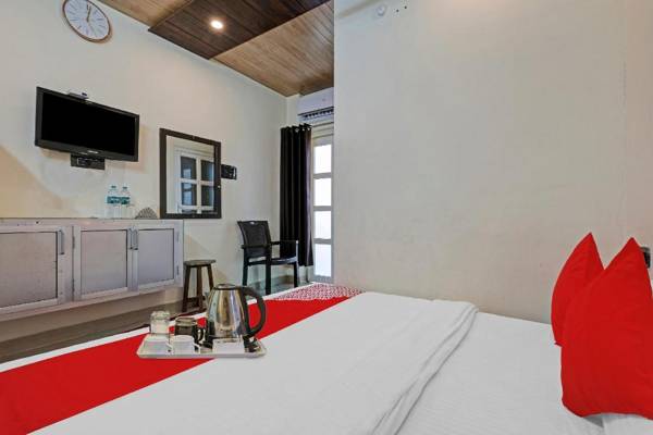 Capital O 88981 White House Hotel