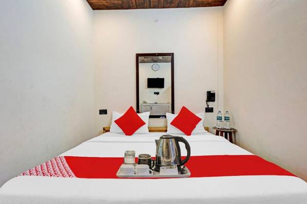 Capital O 88981 White House Hotel