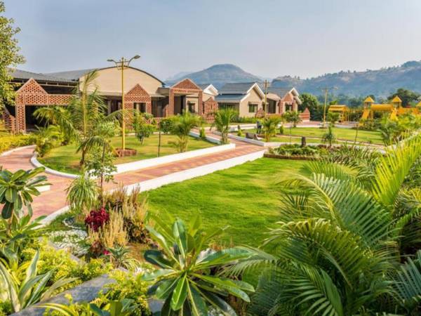 Saj By The Lake - Malshej Ghat Hotel