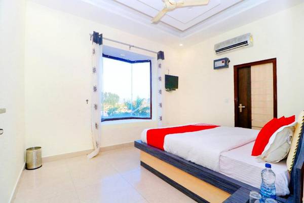 Vaccinated Staff- OYO 36854 Sangam Resort