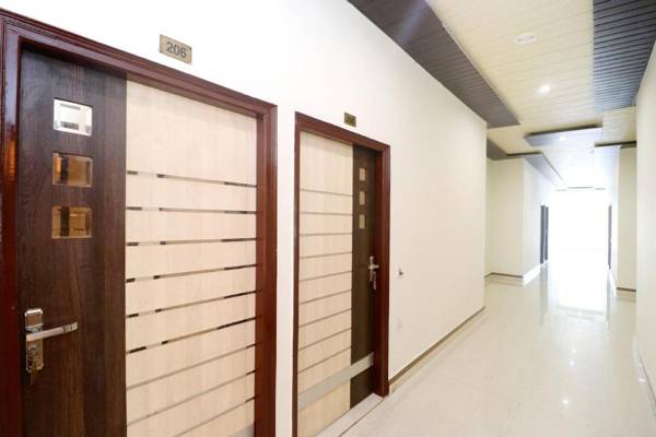 Vaccinated Staff- OYO 36854 Sangam Resort