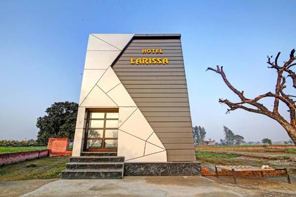 OYO 86016 Hotel Larissa
