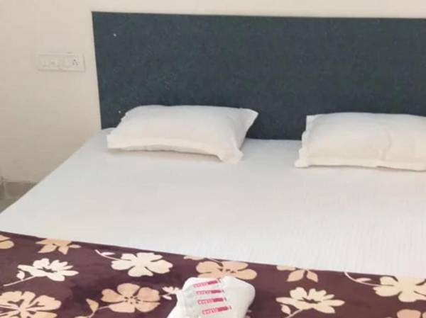 OYO 85195 Hotel Spark Inn