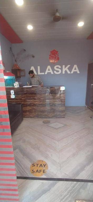 OYO 87433 New Alaska