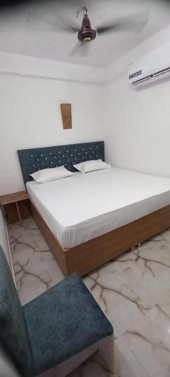 OYO 89572 Hotel Maharaja