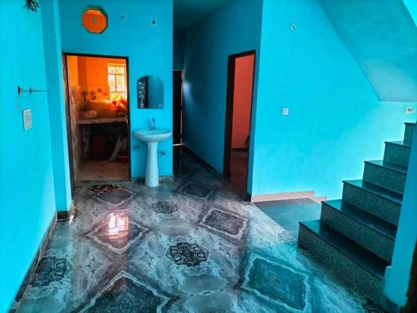 SPOT ON 92939 Vs White House