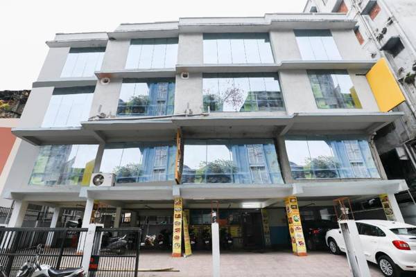 SPOT ON 74344 Vedanta Hotel