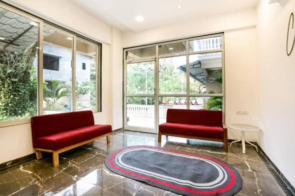 Collection O 76679 Blue Roof Sea Side