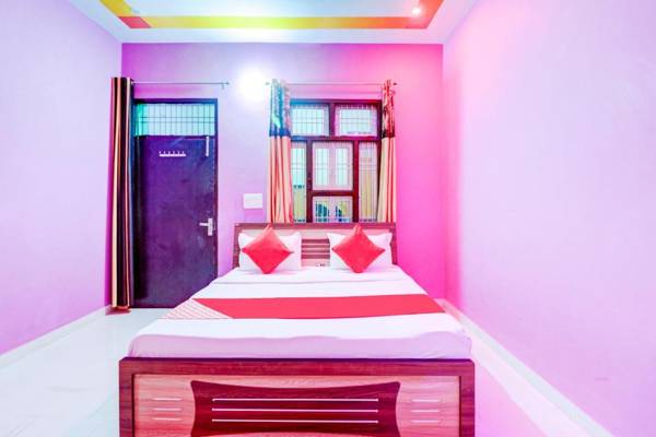 OYO 79756 Hotel Holiday