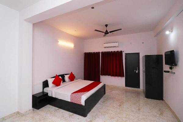 OYO 39774 Hotel Kanishka Residency