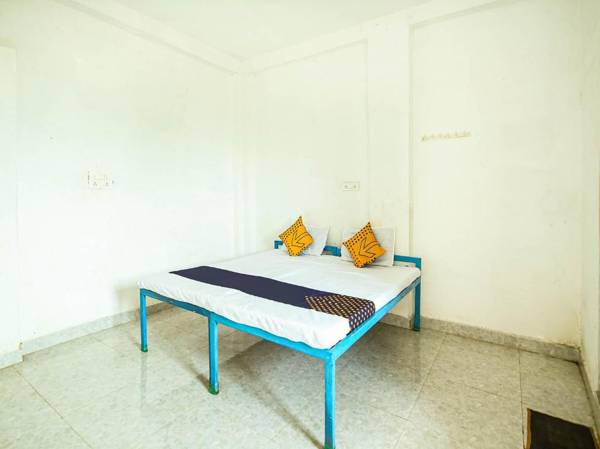 SPOT ON 72378 Krishna Market And Lodge