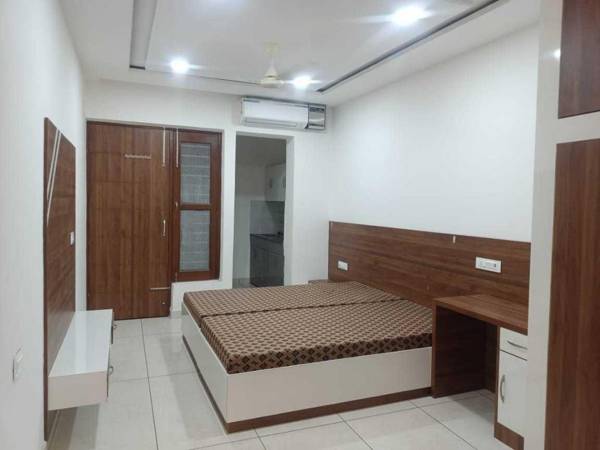 OYO HOME 89062 Ishwar Bharti Apartments