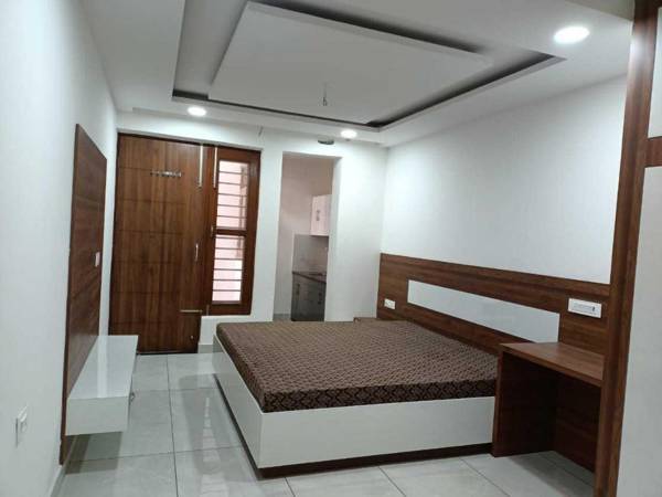 OYO HOME 89062 Ishwar Bharti Apartments