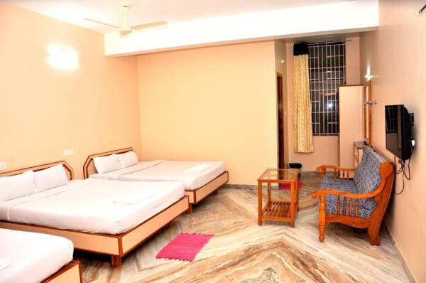 Hotel Saravana Grand