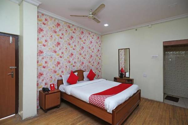 OYO Flagship 26808 Shree Ram Residency